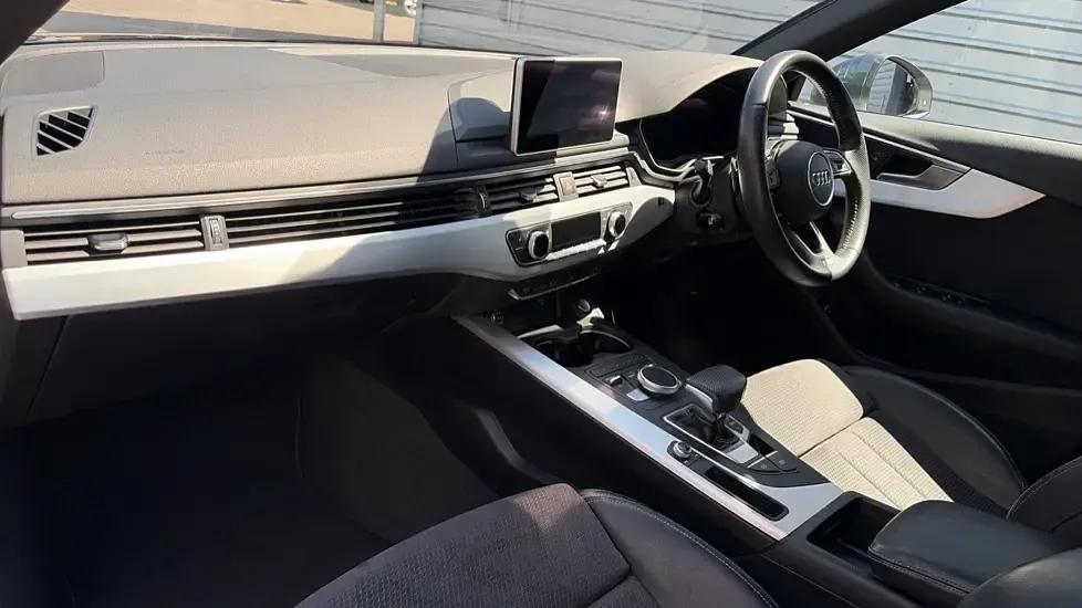 Used Audi A4 S-Line 190 HP (139 kW) 2019 Grey Estate
