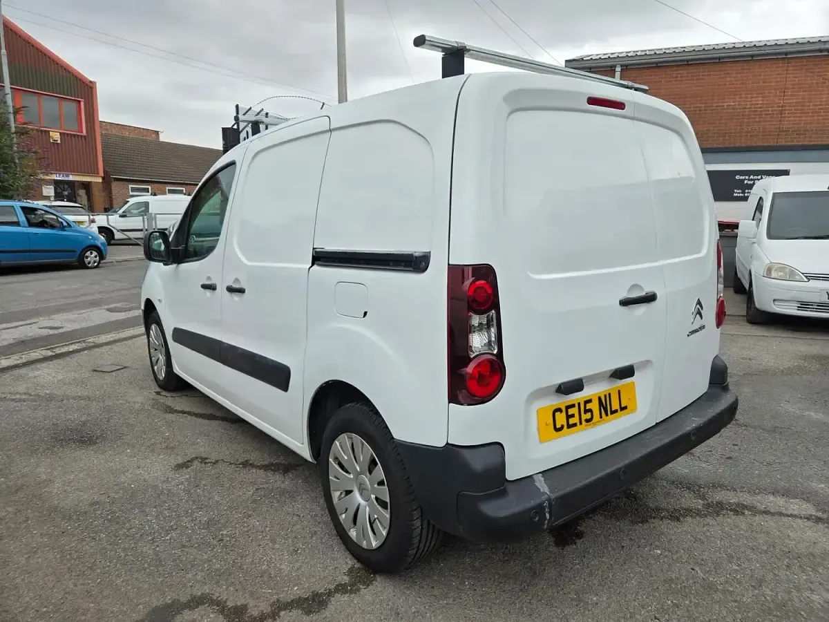 Used Citroën Berlingo 75 HP (55 kW) 2015 White MPV