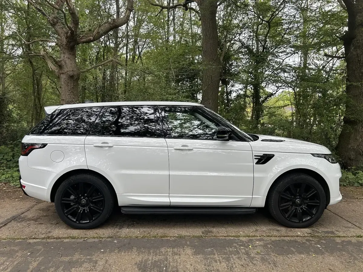 Used Land Rover Range Rover Sport HSE Dynamic 306 HP (225 kW) 2019 White SUV