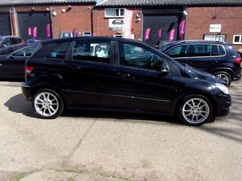 Used Mercedes B180 2009 Black MPV