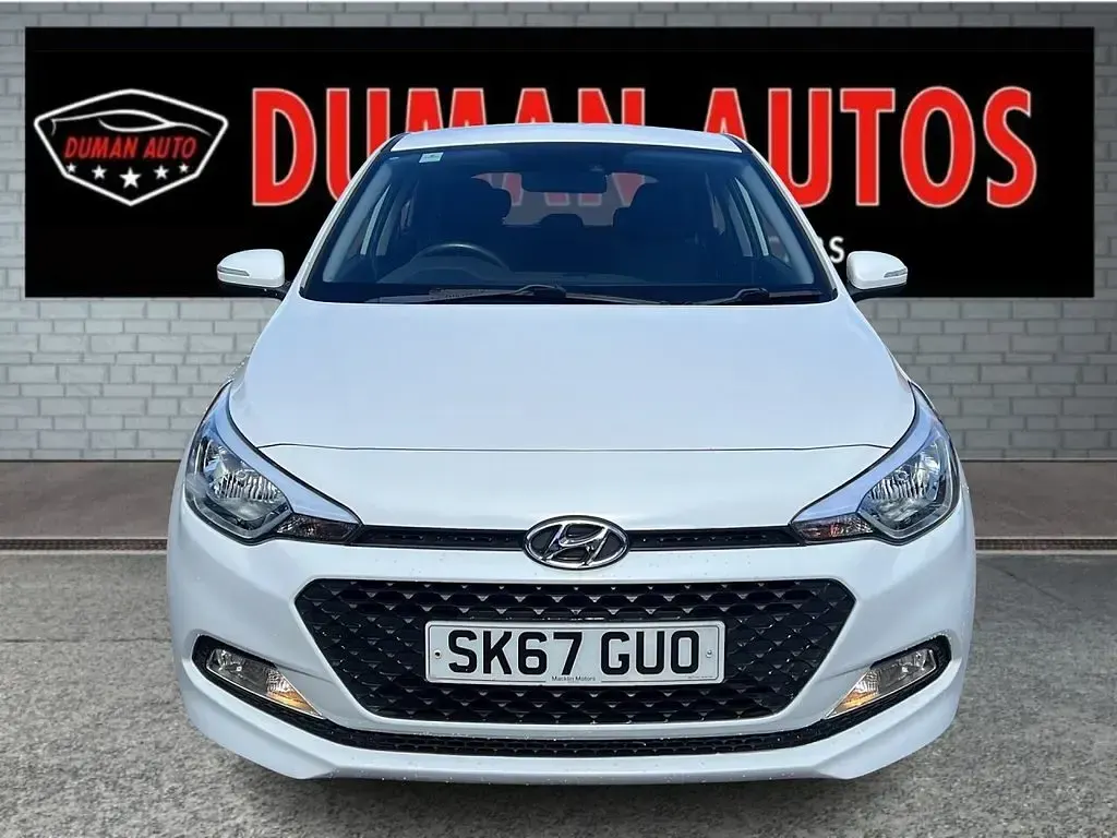 Used Hyundai i20 SE 100 HP (73 kW) 2017 White Hatchback