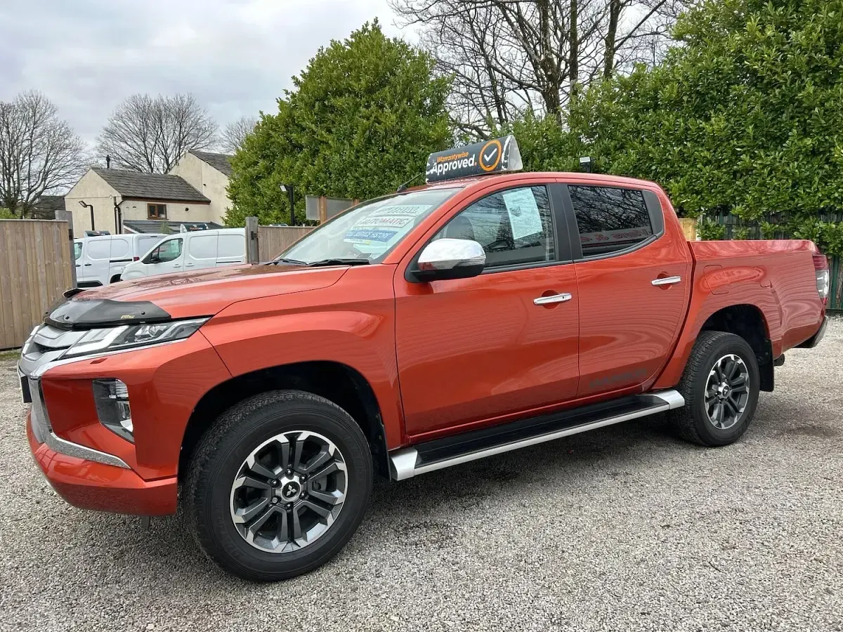 Used Mitsubishi L200 Warrior 150 HP (110 kW) 2021 Orange Pickup