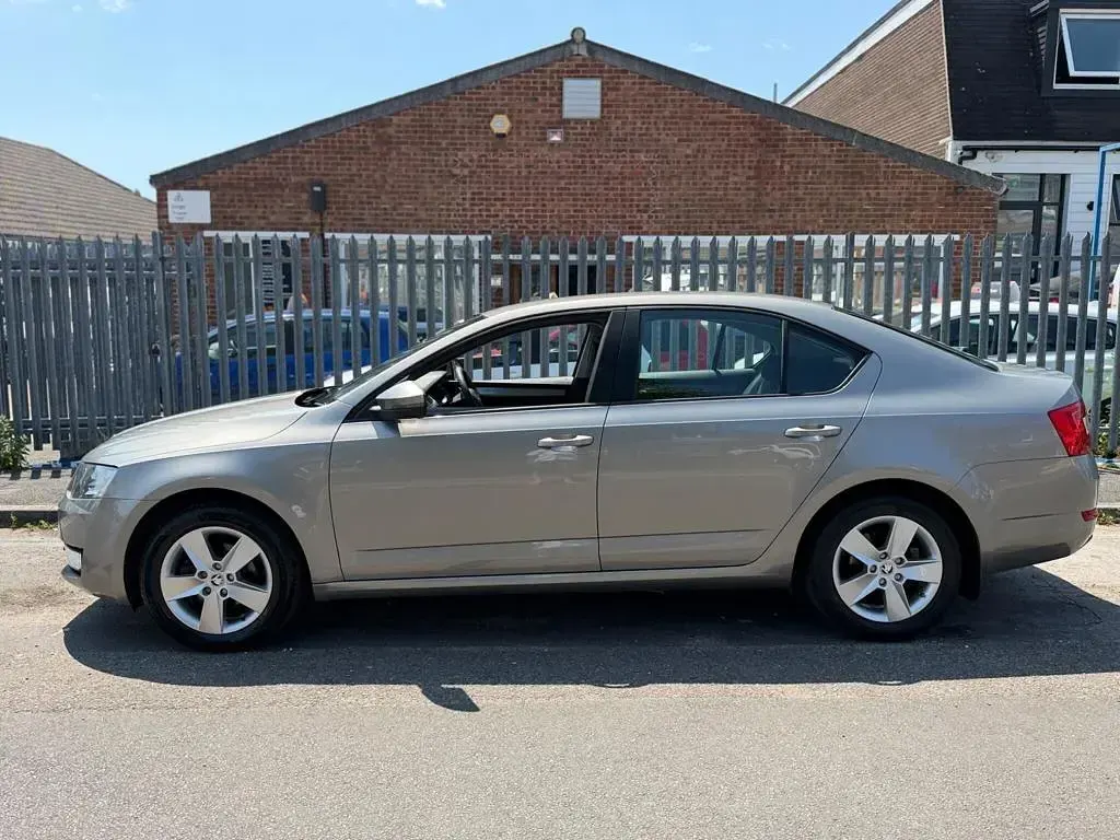 Used Skoda Octavia SE 2015 Beige Estate