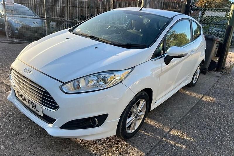 White Used 2014 Ford Fiesta Zetec Hatchback | £5,250 (Fair price) - Image 1/1