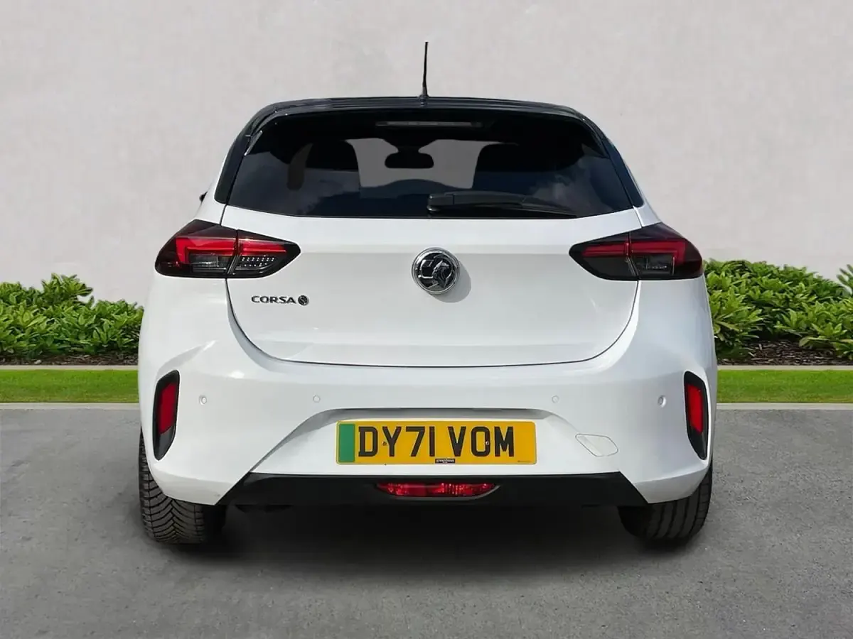 Second-hand Vauxhall Corsa-e SRi 100 kW (136 CP) 2021 Alb Hatchback
