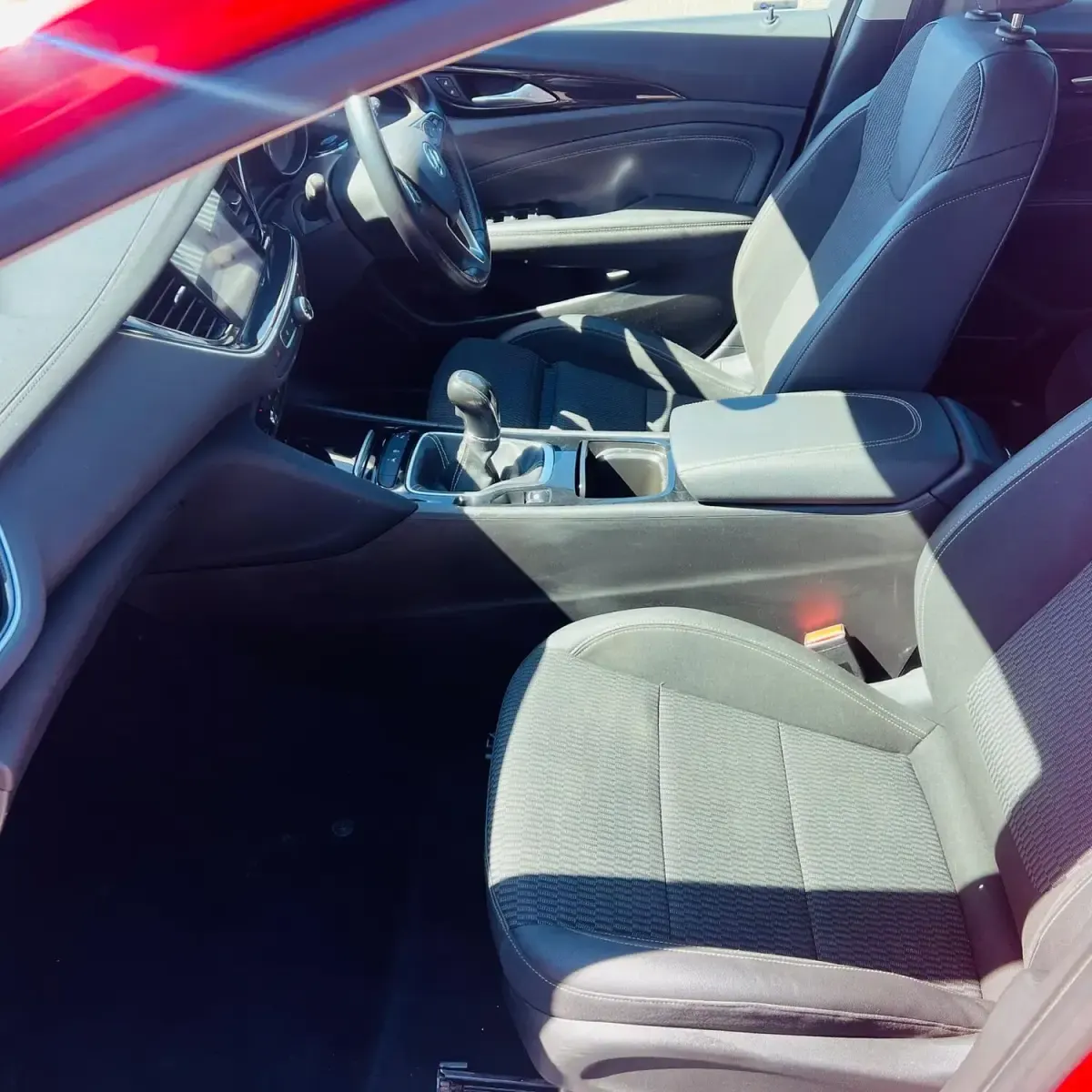 Used Vauxhall Insignia SRi 2017 Red Hatchback