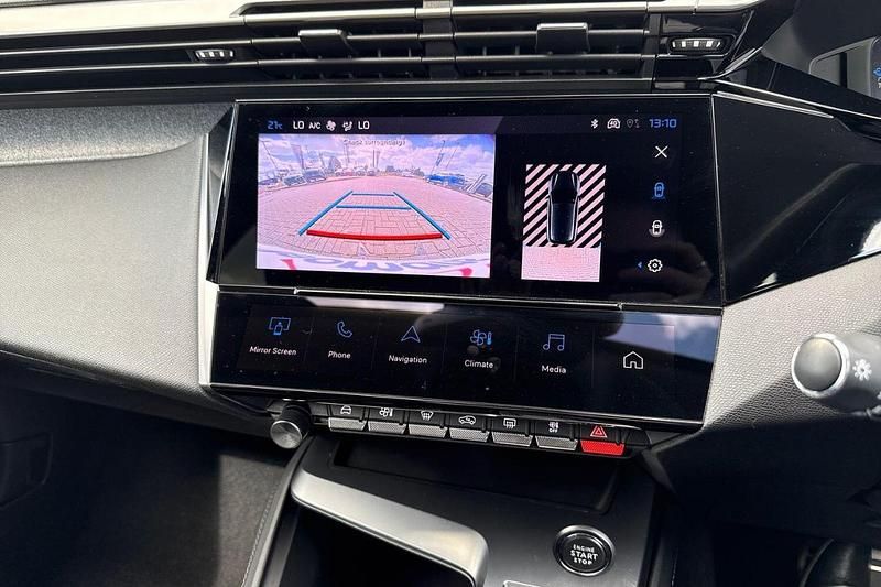 Used Peugeot 308 Allure Premium 178 HP (130 kW) 2023 Green Hatchback