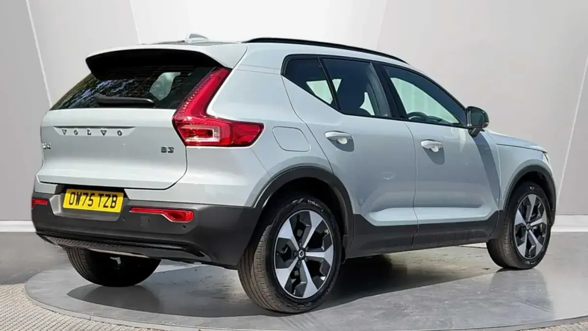 Used Volvo XC40 Plus 161 HP (118 kW) 2026 Grey SUV