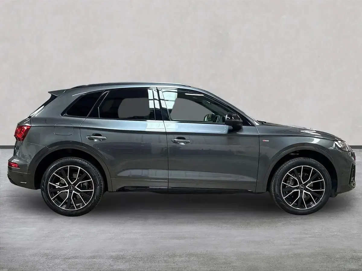Used Audi Q5 Black Edition 204 HP (150 kW) 2024 Grey SUV