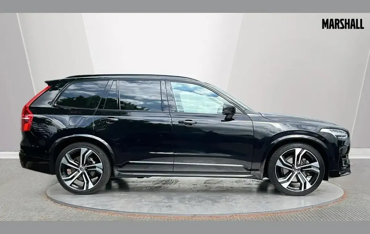 Used Volvo XC90 Ultra 455 HP (334 kW) 2025 Metallic  onyx black SUV