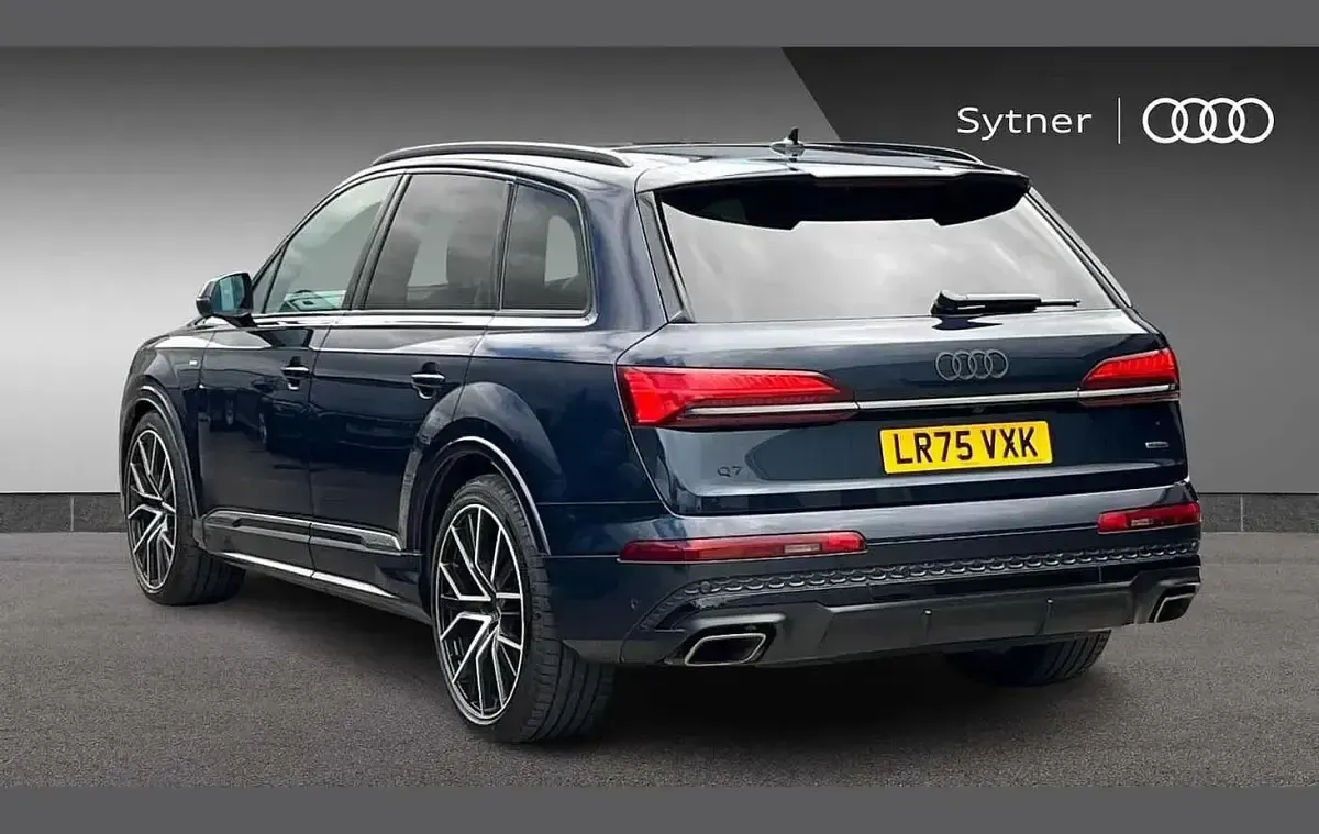 Used Audi Q7 Black Edition 281 HP (206 kW) 2025 Blue SUV