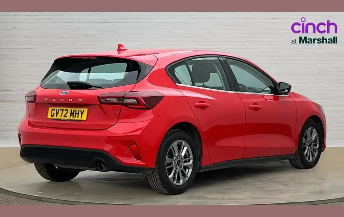 Used Ford Focus Titanium 125 HP (91 kW) 2022 Red Hatchback