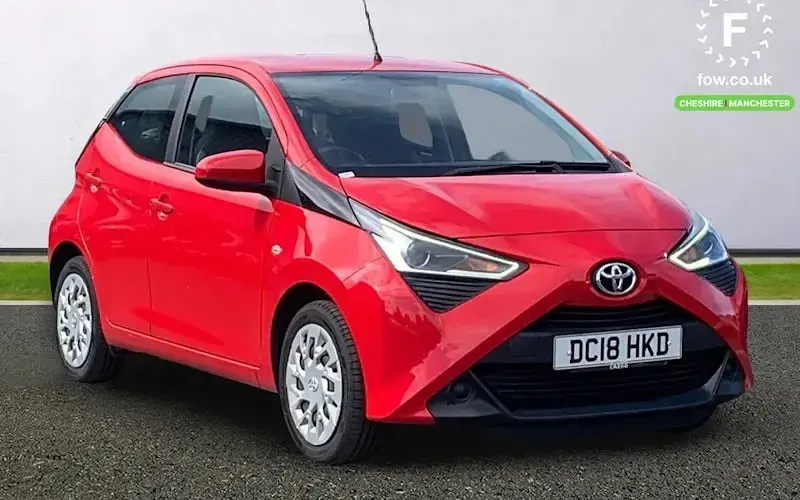 Used Toyota Aygo X-play 72 HP (52 kW) 2020 Hatchback