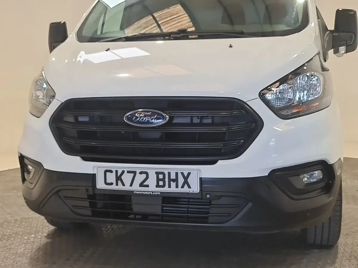Used Ford Transit Custom 130 HP (95 kW) 2022 White Van