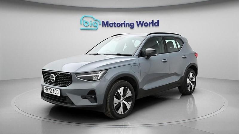 Usado Volvo XC40 Plus 211 HP (155 kW) 2023 Cinzento SUV