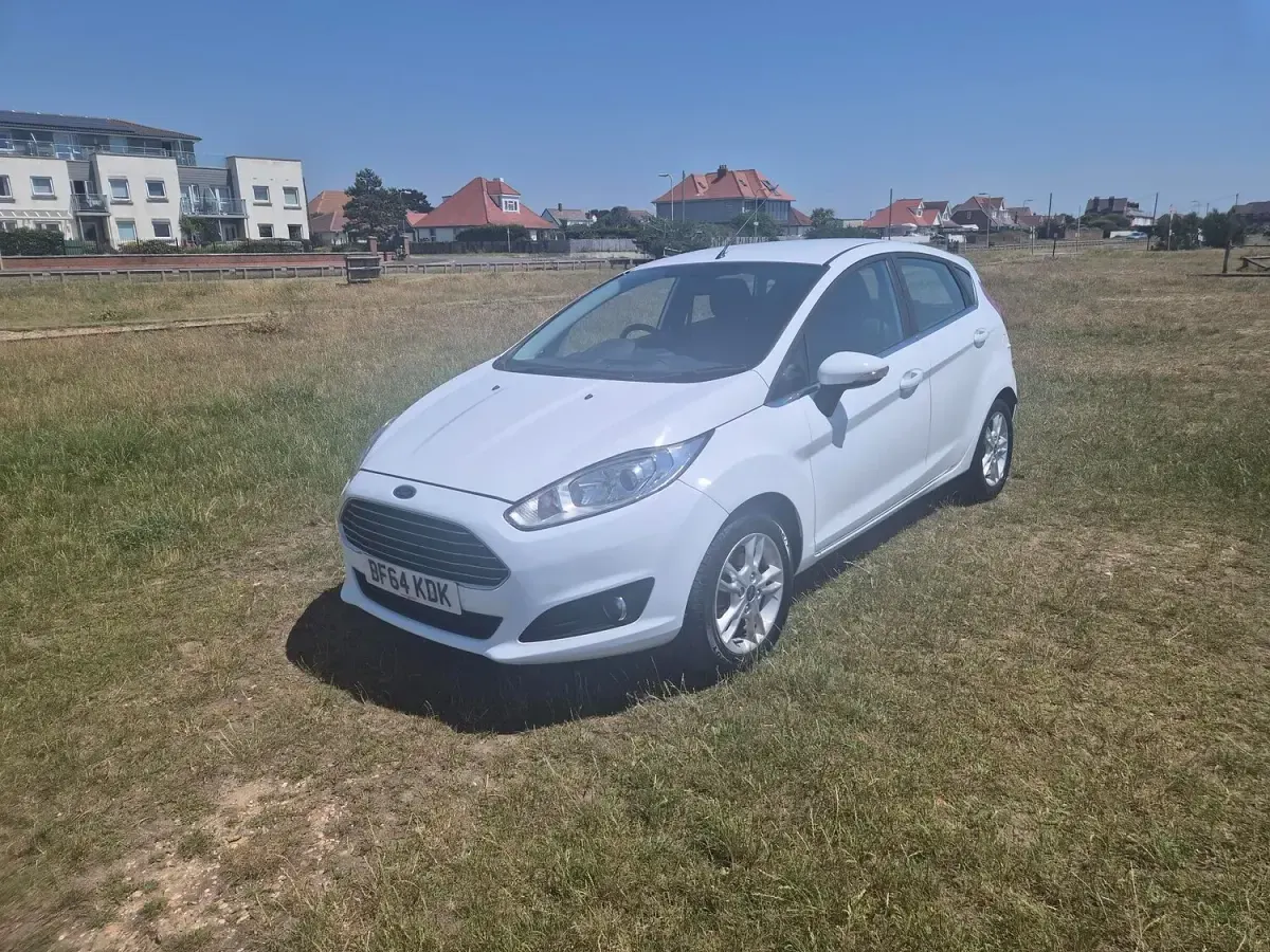 Used Ford Fiesta Zetec 2014 White Hatchback
