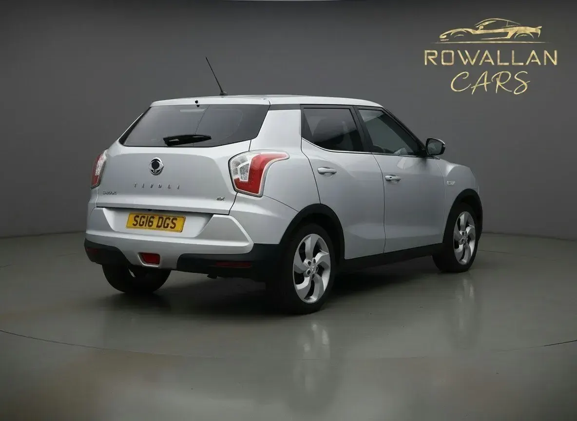 Used SsangYong Tivoli 128 HP (94 kW) 2016 Silver SUV