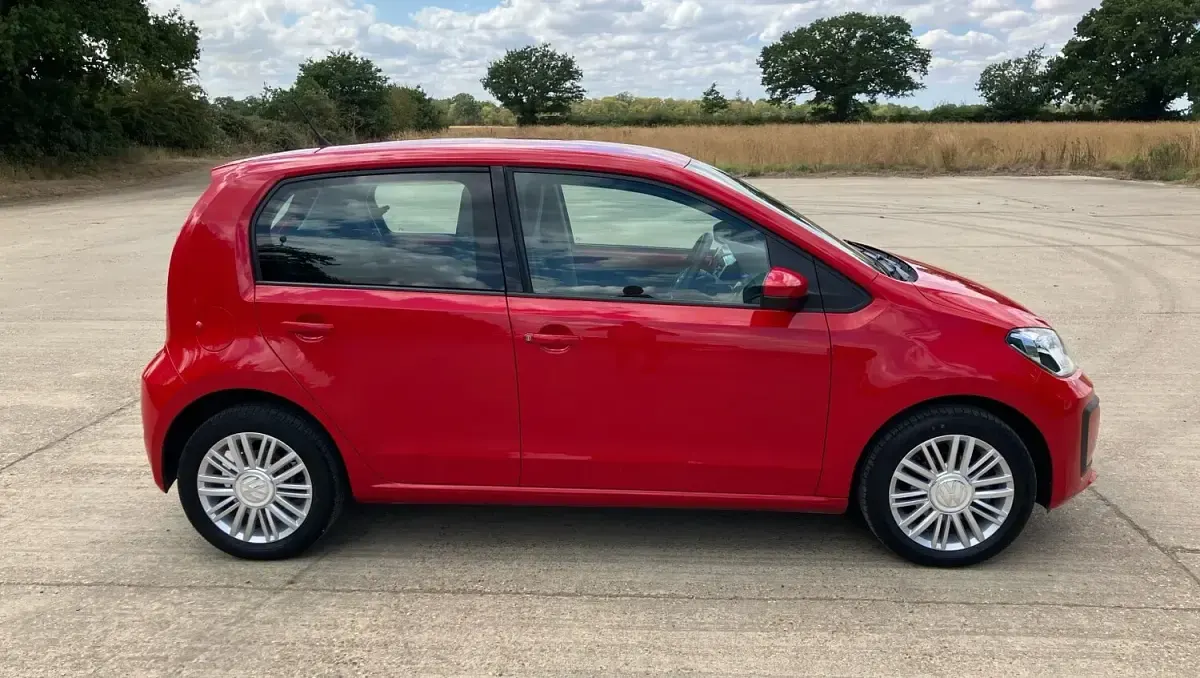 Used VW up! move up! 60 HP (44 kW) 2019 Red Hatchback