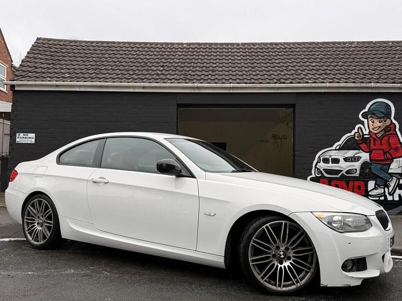 Used BMW 318 Sport Line 141 HP (103 kW) 2013 White Coupe
