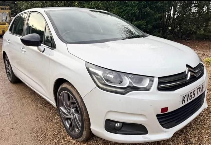 Used Citroën C4 Flair 120 HP (88 kW) 2015 White Hatchback