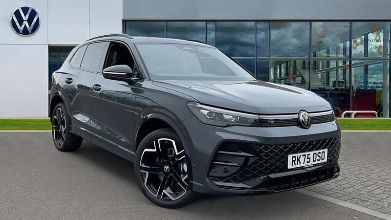 Used VW Tiguan R-line 204 HP (150 kW) 2025 Dolphin grey metallic SUV