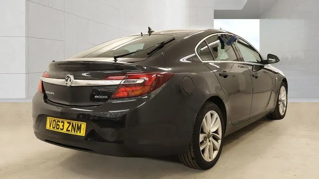 Used Vauxhall Insignia Elite 140 HP (102 kW) 2013 Black Hatchback