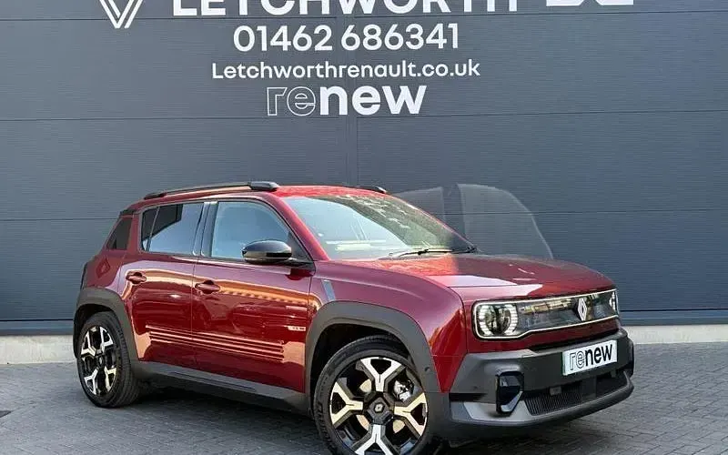 Used Renault 4 E-Tech Komfort 110 kW (150 HP) 2025 SUV