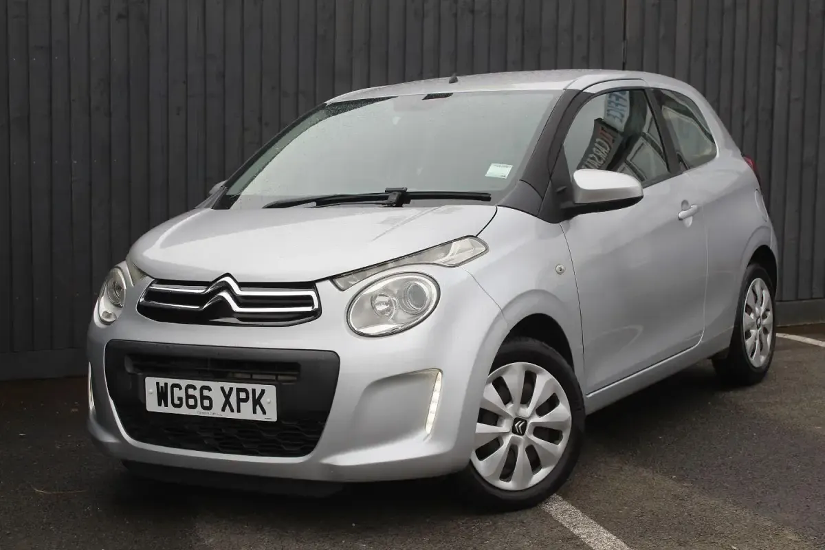 Used Citroën C1 Feel 68 HP (50 kW) 2017 Grey Hatchback
