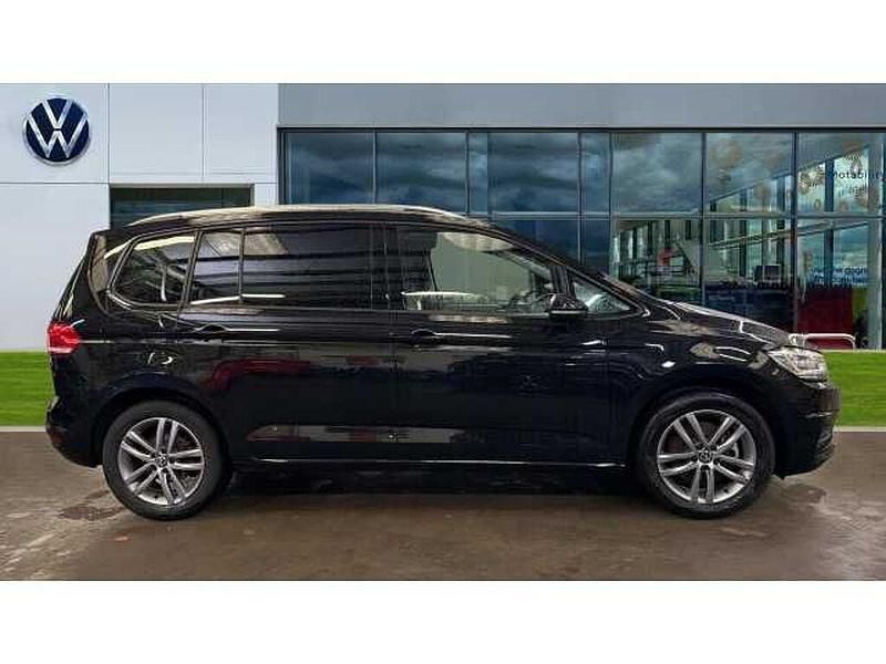 Used VW Touran 150 HP (110 kW) 2025 MPV