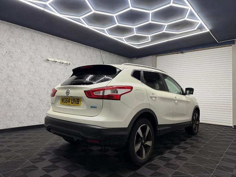 Used Nissan Qashqai N-TEC 2015 White SUV