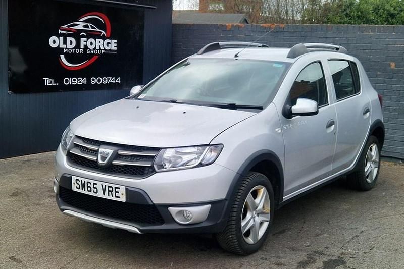 Used Dacia Sandero Lauréate 90 HP (66 kW) 2015