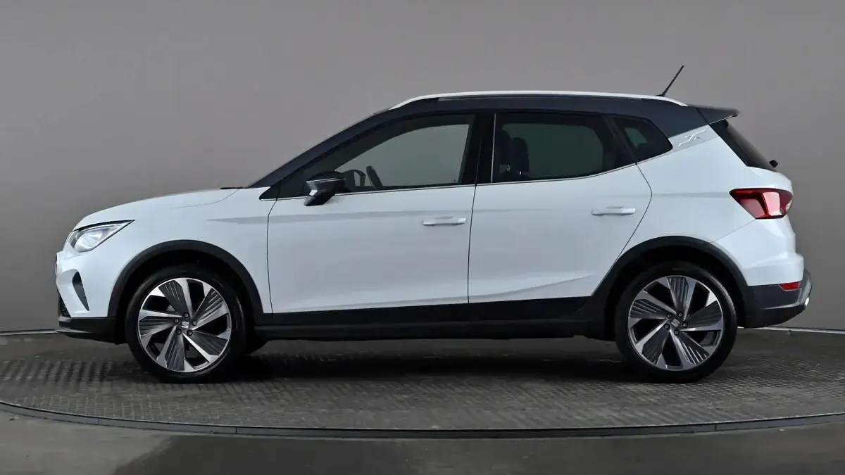 Begagnad Seat Arona FR 110 HK (80 kW) 2023 Vit SUV