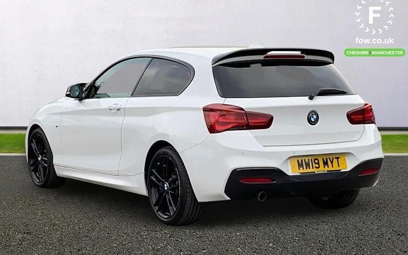Begagnad BMW 118 Efficient Dynamics 136 HK (100 kW) 2019 Vit Halvkombi