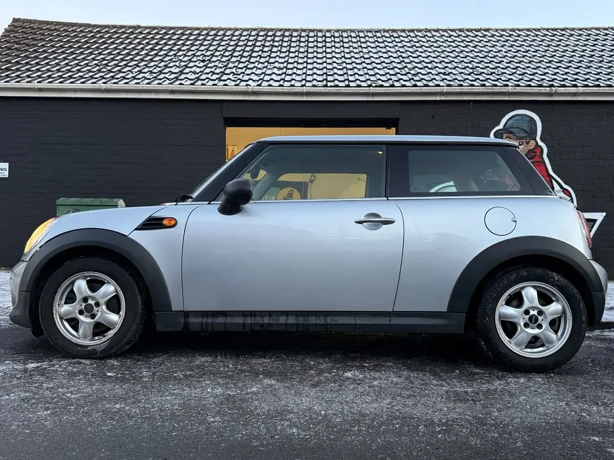 Used Mini ONE Hatch 97 HP (71 kW) 2010 Silver Hatchback