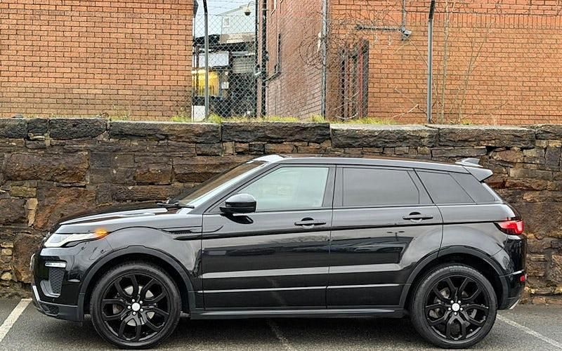 Used Land Rover Range Rover evoque HSE Dynamic 179 HP (131 kW) 2018 Hatchback