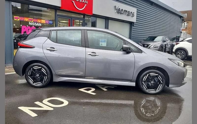 Used Nissan Leaf Acenta 110 kW (150 HP) 2022 Grey Hatchback