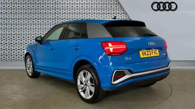 Begagnad Audi Q2 S-Line 150 HK (110 kW) 2023 Blå SUV
