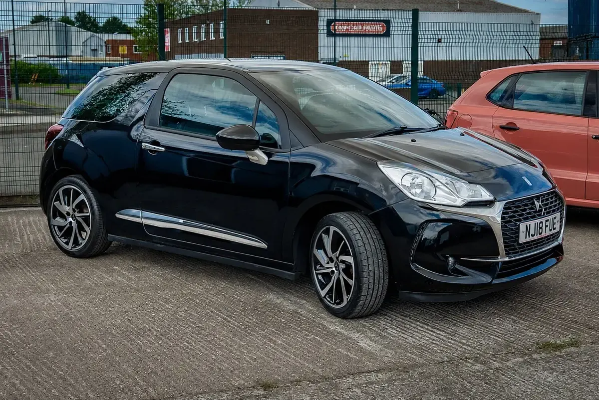 Used DS Automobiles DS3 Connected Chic 2018 Black Hatchback