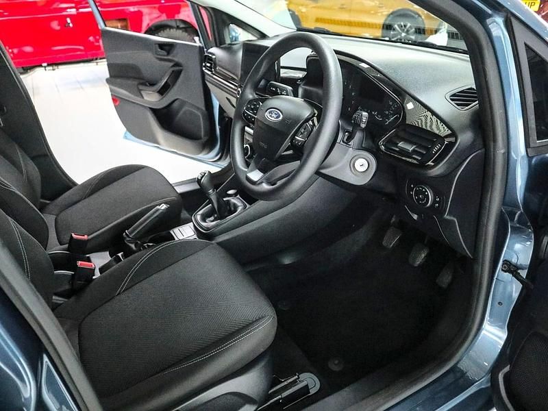Used Ford Fiesta Trend 75 HP (55 kW) 2022 Blue Hatchback