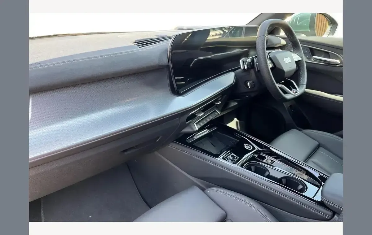 New Audi Q3 S-Line 150 HP (110 kW) 2026 Green SUV