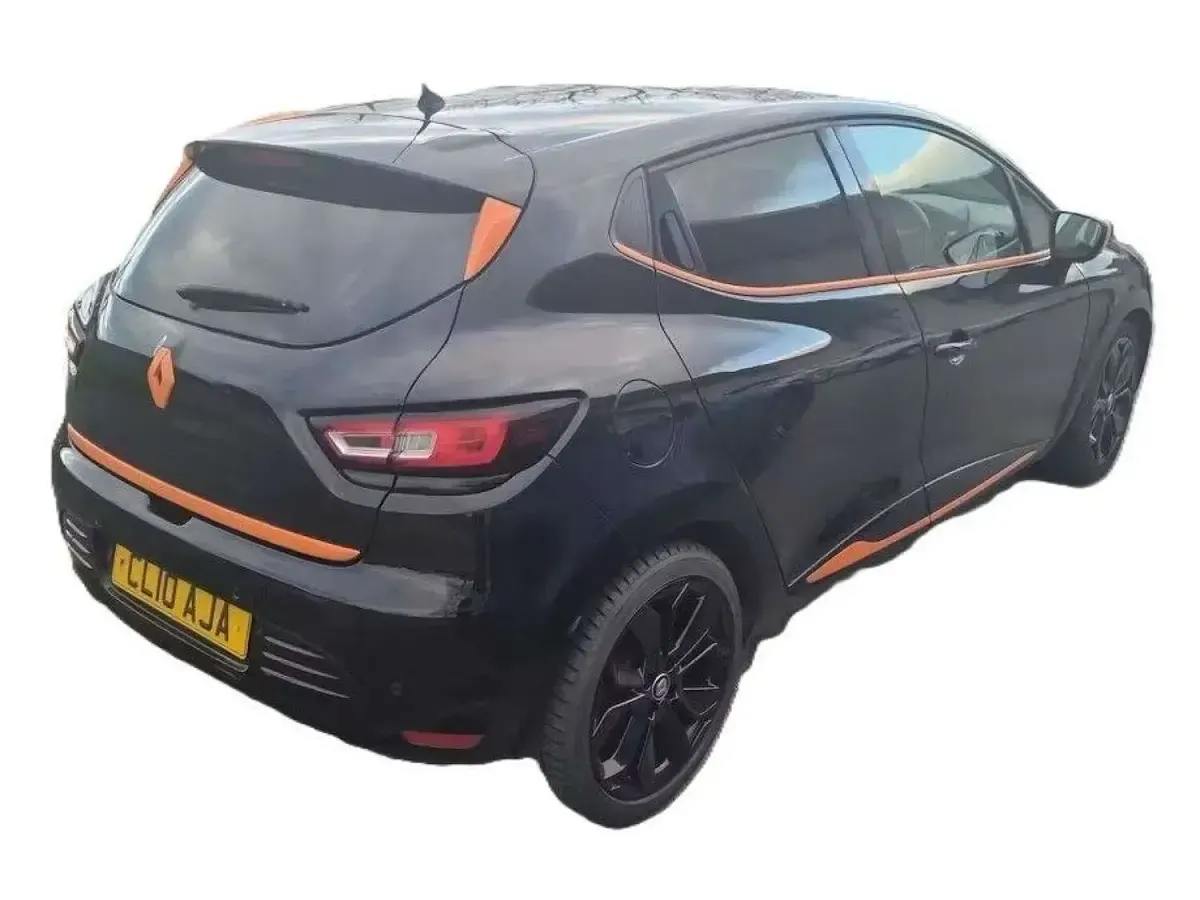 Used Renault Clio Dynamique 90 HP (66 kW) 2017 Black Hatchback
