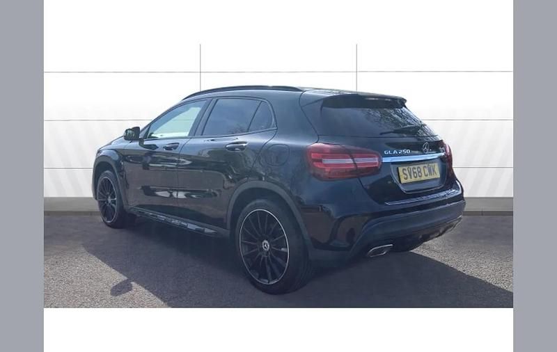 Used Mercedes GLA250 AMG Line Premium 211 HP (155 kW) 2018 Black SUV