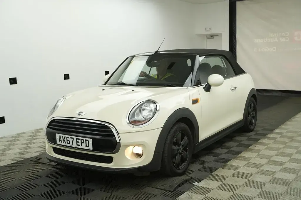 Used Mini Cooper Cabriolet 136 HP (100 kW) 2017 White Cabriolet