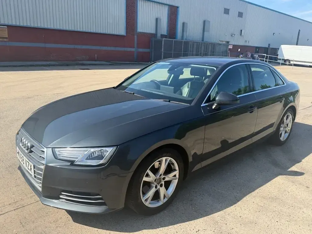 Used Audi A4 Sport 150 HP (110 kW) 2018 Grey Sedan