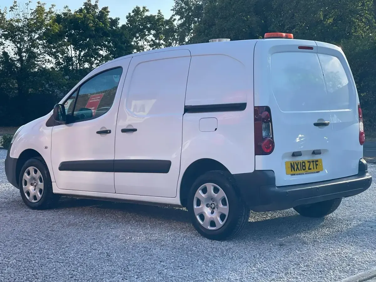 Used Peugeot Partner 2018 White