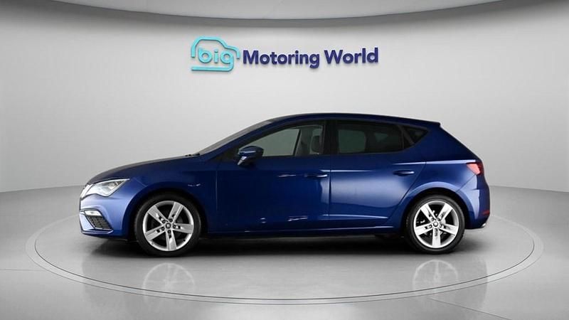 Used Seat Leon FR 125 HP (91 kW) 2018 Blue Hatchback