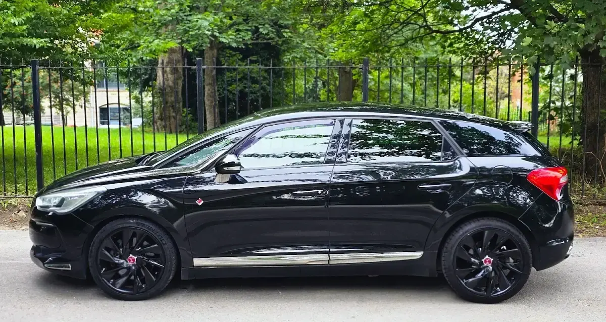 Used DS Automobiles DS5 Performance 180 HP (132 kW) 2018 Black Hatchback