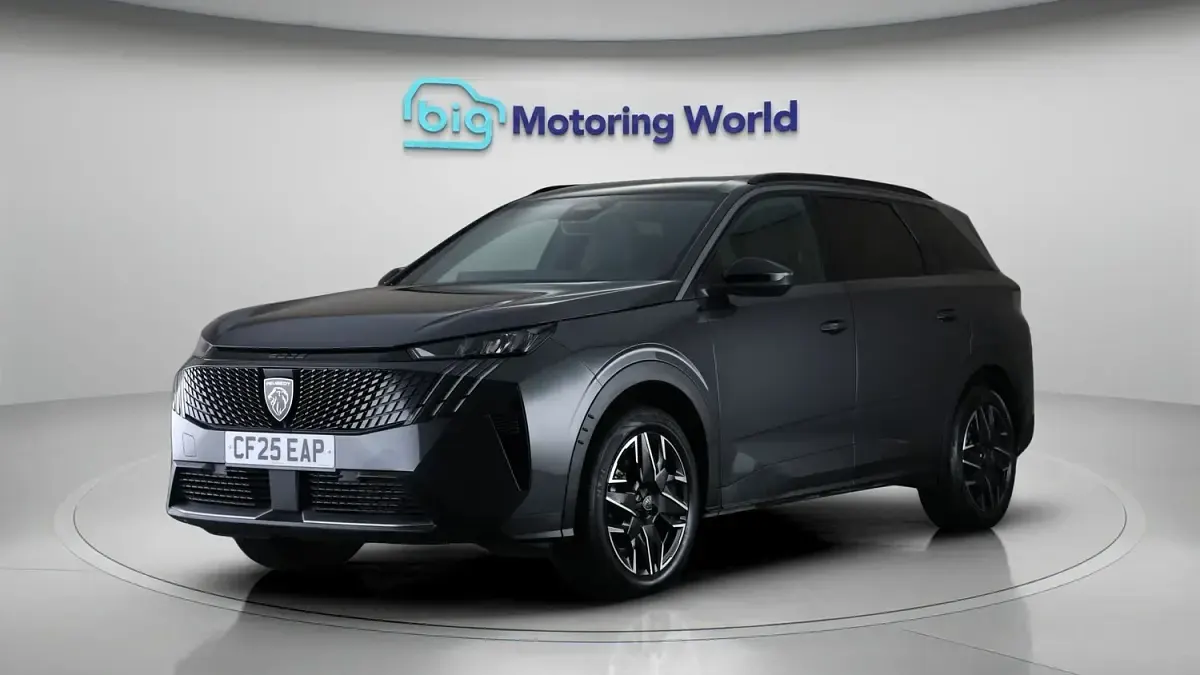 Used Peugeot 5008 Allure 136 HP (100 kW) 2025 Grey SUV