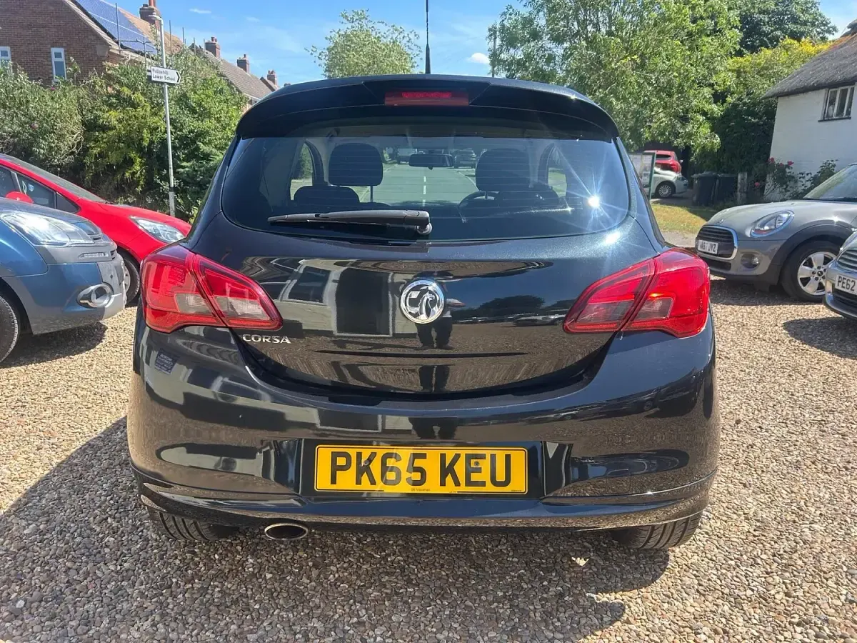 Used Vauxhall Corsa Edition 70 HP (51 kW) 2015 Black Hatchback