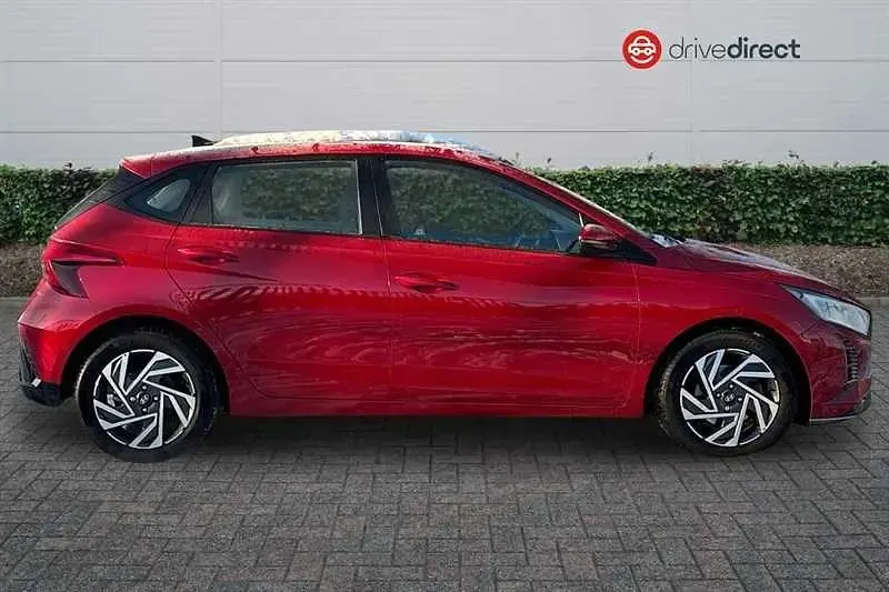 Usado Hyundai i20 Advanced 100 CV (73 kW) 2025 Rojo Utilitario
